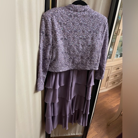 R & M Richard’s Size 14 Two Piece Lilac dress and short jacket with sequins. - Picture 3 of 15